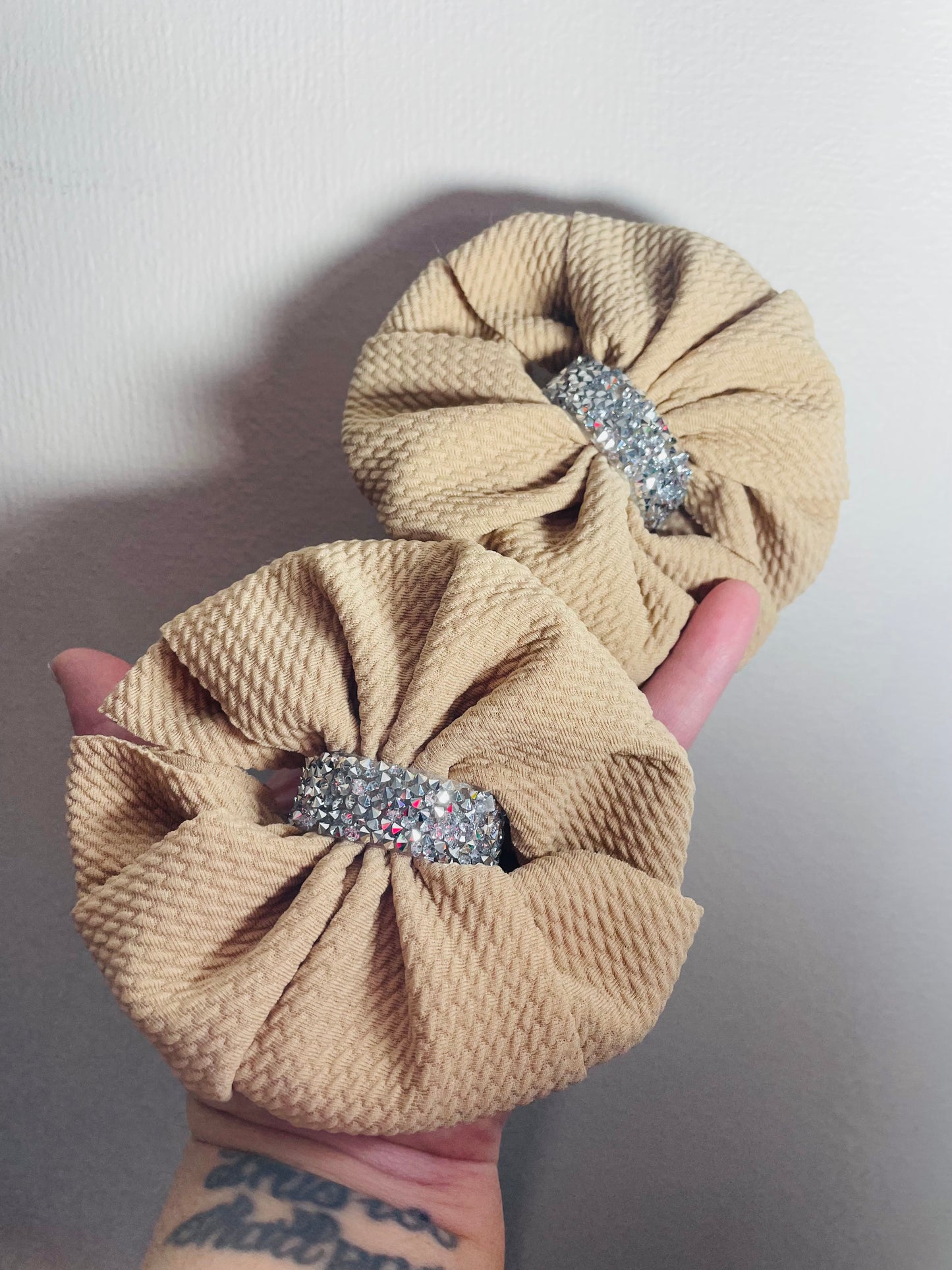 Mystery Bling Messy Piggy Bows